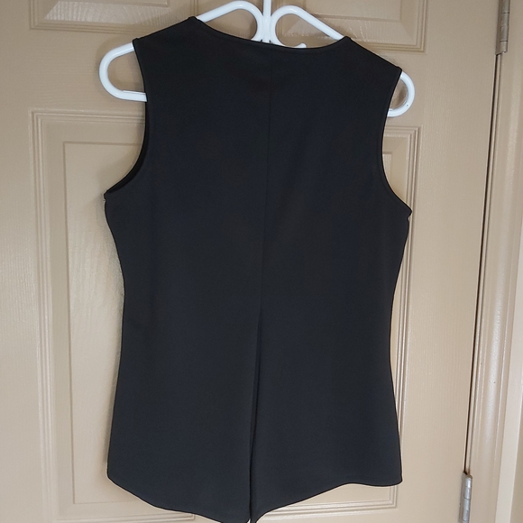 Kismet Black Sleeveless Top - Picture 2 of 6